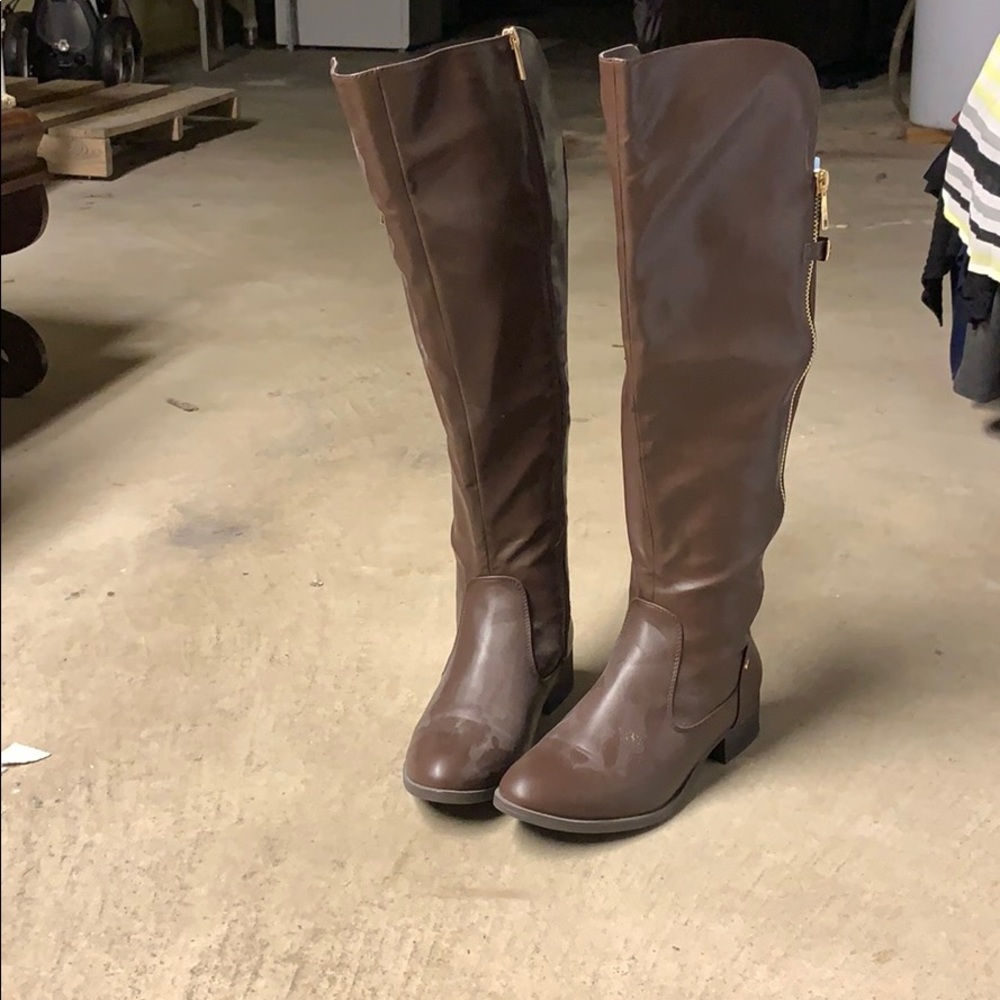 Avenue Wide Calf brown moto boots